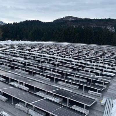 Large-scale solar array installed on a flat site